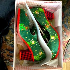 Hot chocolate designs Christmas heels